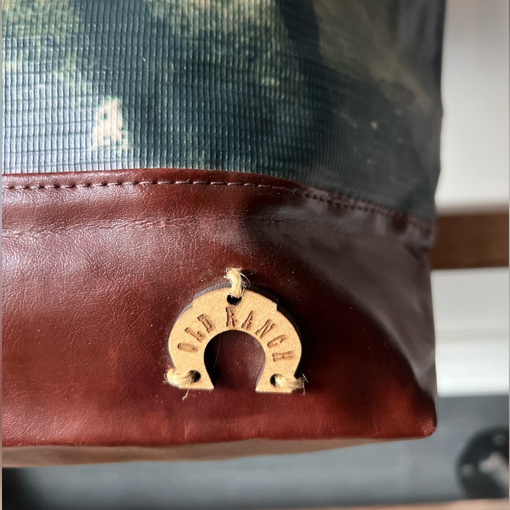 Old Ranch Horse Zip Top Tote Vegan Leather - Picture 2 of 9